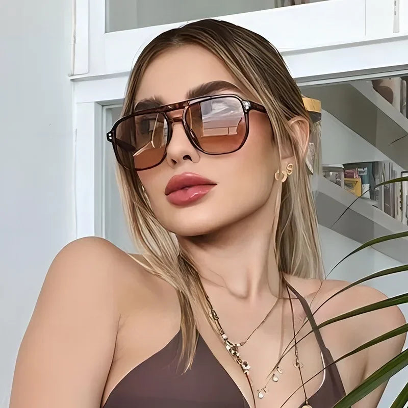 Óculos de Sol Retrô Feminino – Armação Grossa, Dupla Ponte, Proteção UV400, Estilo Chic e Moderno