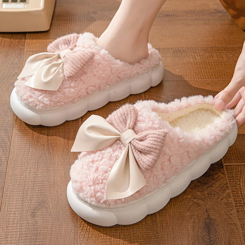 Pantufas Femininas de Pelúcia com Laço – Conforto e Maciez para o Inverno
