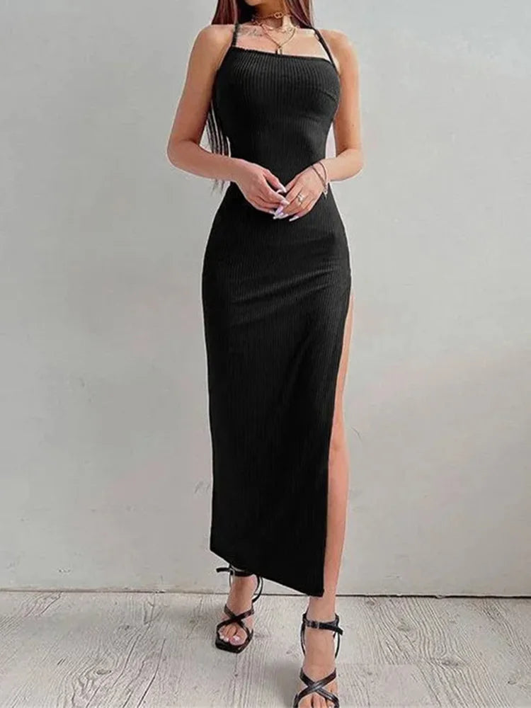 Vestido Longo Preto Sexy – Justo, Sem Mangas, Decote Halter, Alças Finas, Fenda Alta