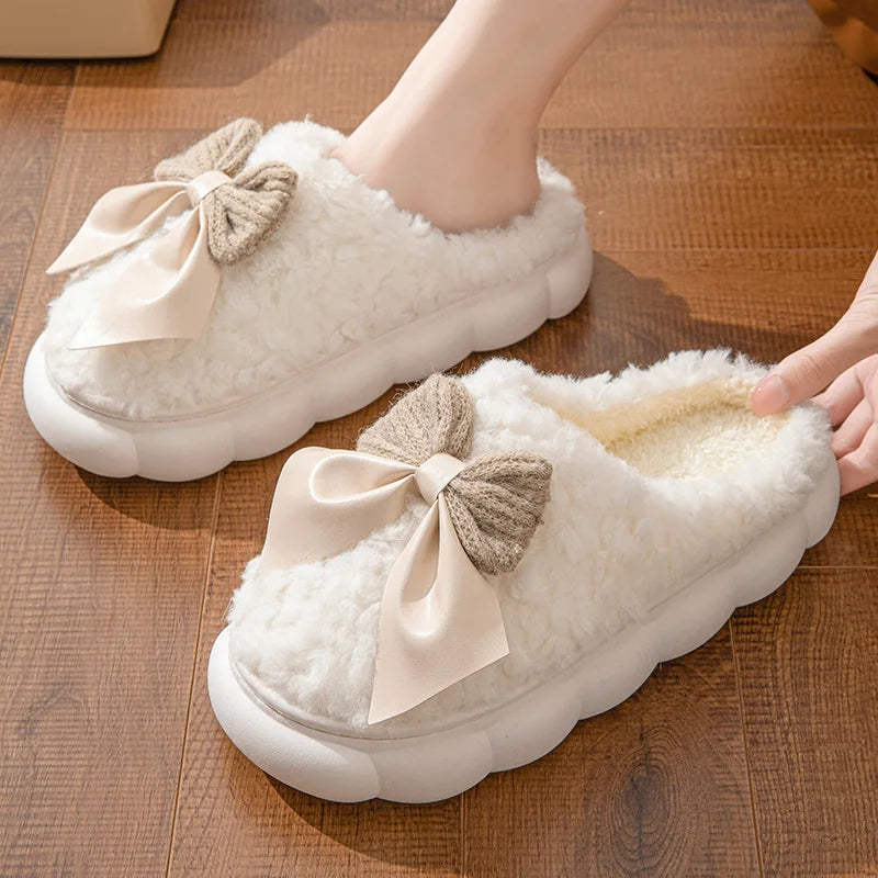 Pantufas Femininas de Pelúcia com Laço – Conforto e Maciez para o Inverno