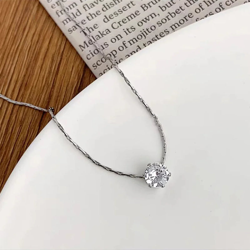 Colar Feminino Minimalista em Aço Inoxidável Banhado a Ouro com Zircônia Brilhante e Corrente Antioxidante