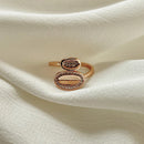 Anel Duplo Cruzado Feminino em Aço Inoxidável Banhado a Ouro – Design Luxuoso com Zircônia