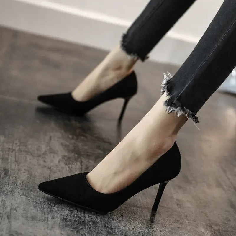 Salto Alto Feminino: Elegância, Conforto e Versatilidade para Festa ou Trabalho