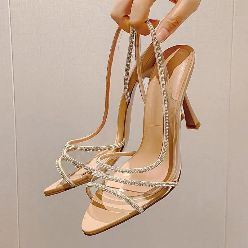 Sandálias Sexy com Salto Transparente e Brilho — Pura Elegância