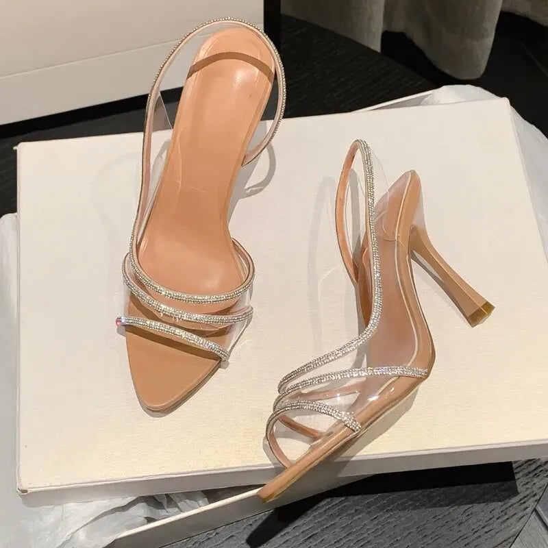 Sandálias Sexy com Salto Transparente e Brilho — Pura Elegância