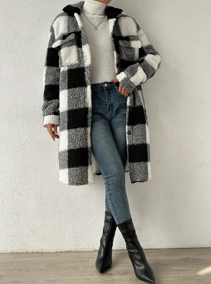 Casaco de Pelo Longo Xadrez com Gola Virada e Mangas Longas, Estilo Casual e Elegante