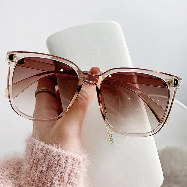 Óculos de Sol Oversized Feminino – Design Vintage, Armação Grande e Lentes Degradê