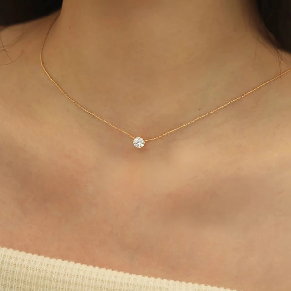 Colar Feminino Minimalista em Aço Inoxidável Banhado a Ouro com Zircônia Brilhante e Corrente Antioxidante