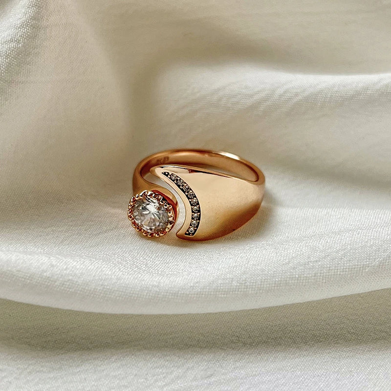 Anel Duplo Cruzado Feminino em Aço Inoxidável Banhado a Ouro – Design Luxuoso com Zircônia